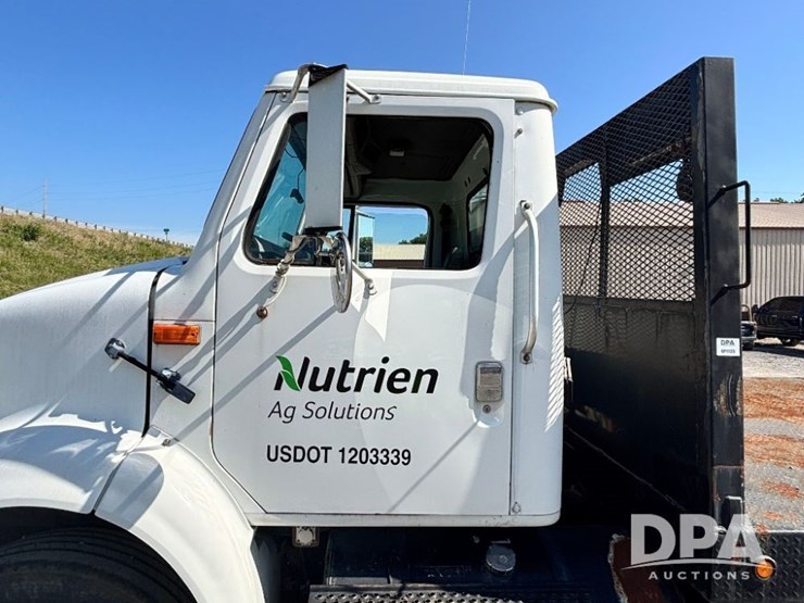 1999-ihc-8100-flatbed-truck-(gp11125,-unit-17355)-image-23