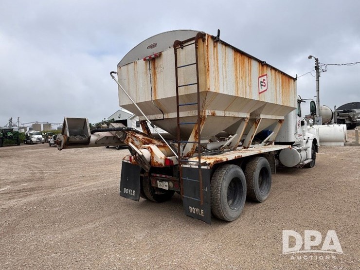 2004-ihc-9400i-dry-tender-truck-(gp11023,-unit-193)-image-11