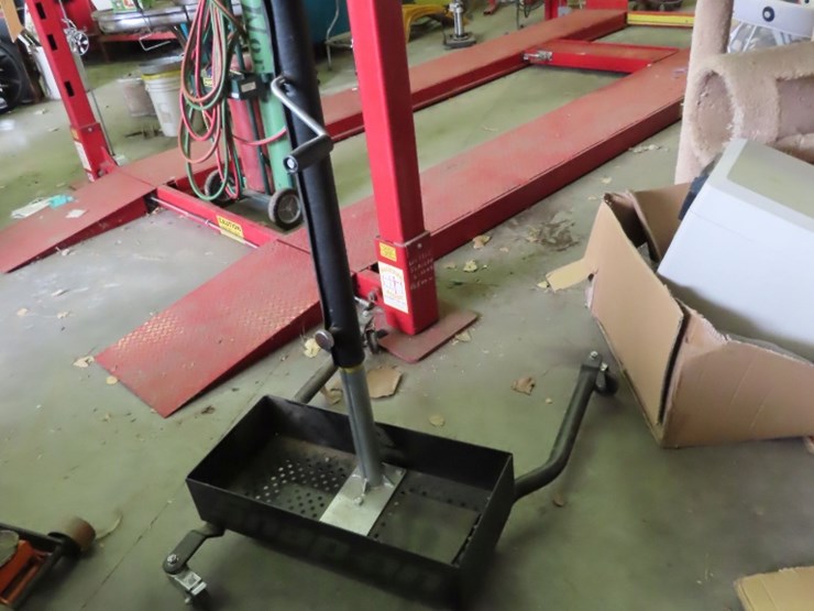 snap-on-rolling-work-table-image-3