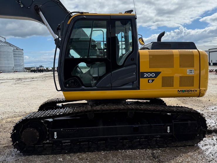 2023-deere-200g-image-3