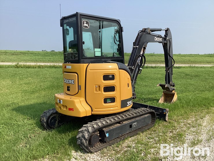 2016-deere-35g-image-5