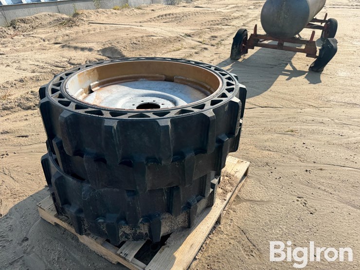 valley-revolution-47x15-airless-pivot-tires-image-10