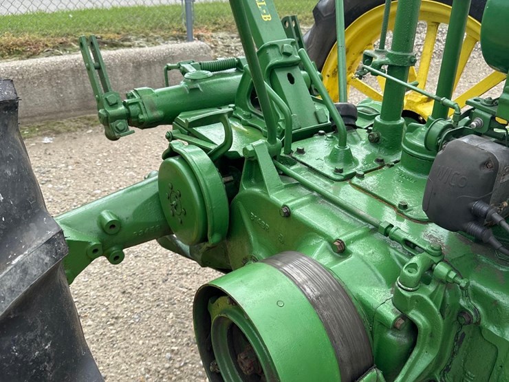 john-deere-b-image-5