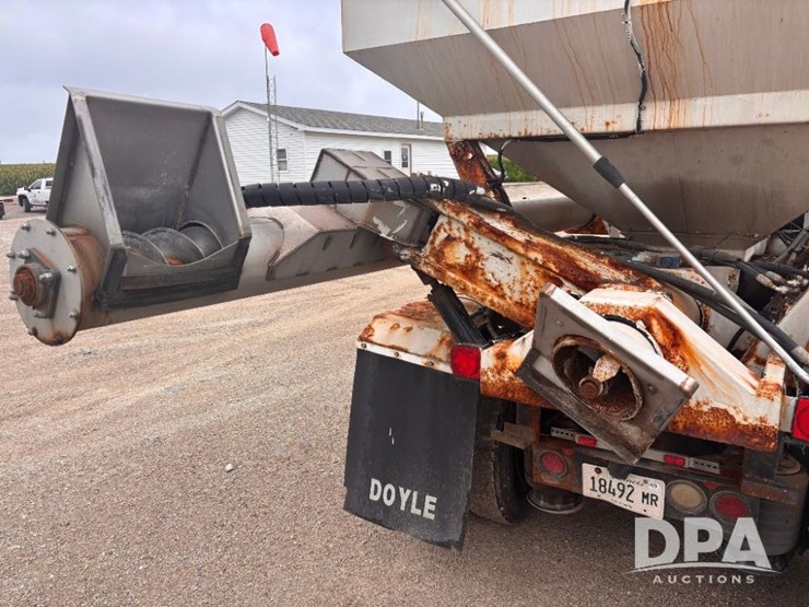 2004-ihc-9400i-dry-tender-truck-(gp11023,-unit-193)-image-42