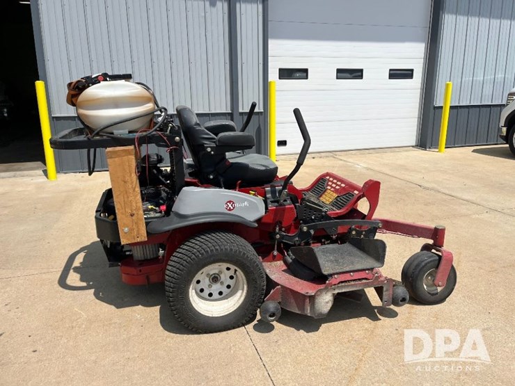 exmark-zero-turn-lawn-mower-(jn2625)-image-5