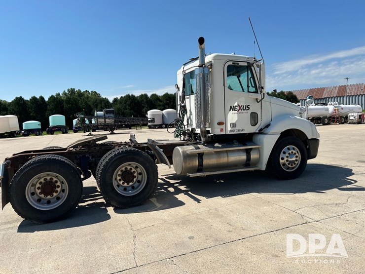 2004-freightliner-columbia-day-cab-truck-(cp0611,-unit-4014)-image-10