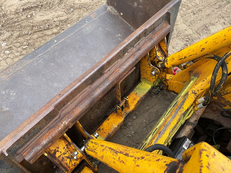 2007-deere-24a-image-21
