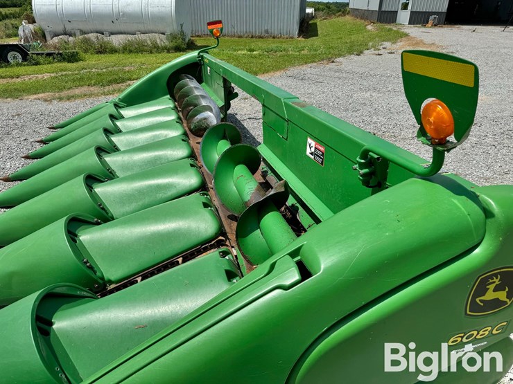 2010-john-deere-608c-image-19