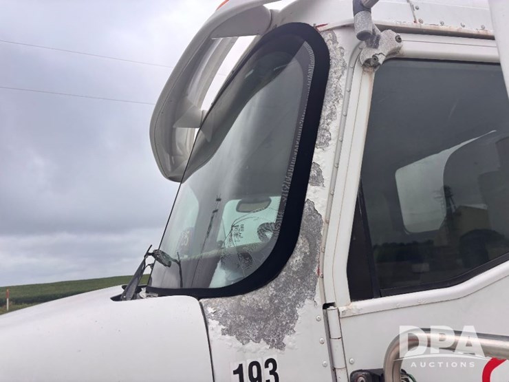 2004-ihc-9400i-dry-tender-truck-(gp11023,-unit-193)-image-29