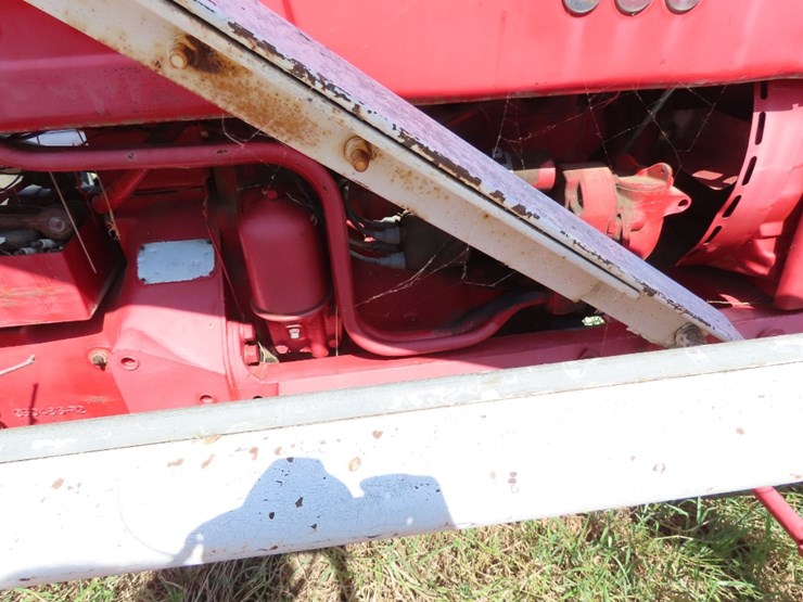 farmall-300-with-loader-image-4