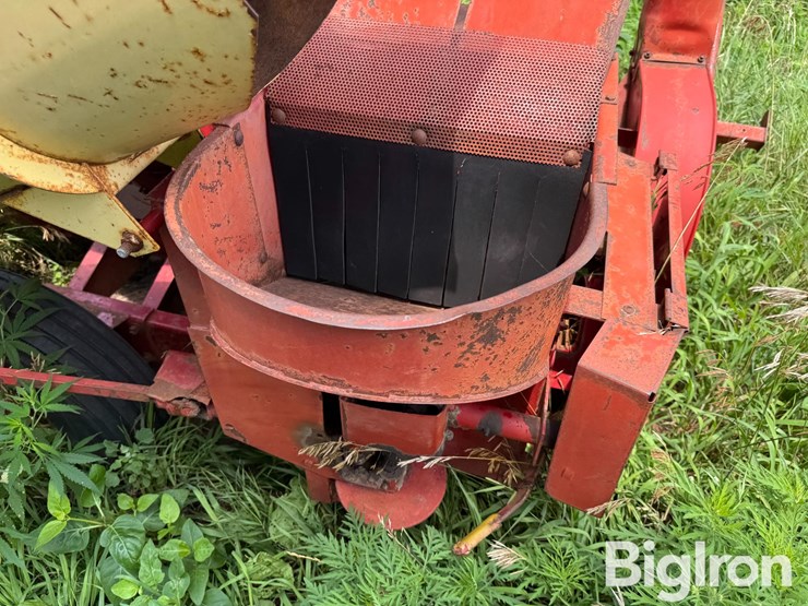 new-holland-354-image-19