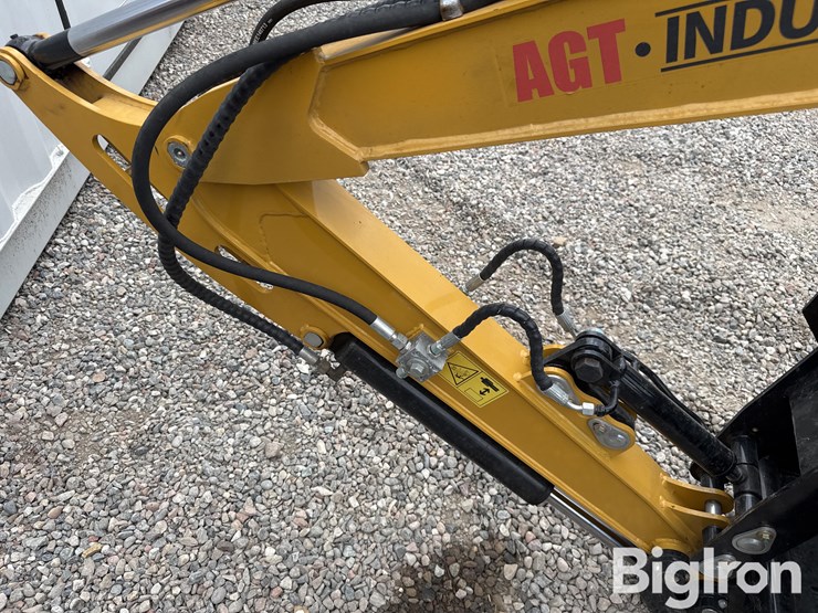 2025-agt-qnt30-mini-excavator-image-16
