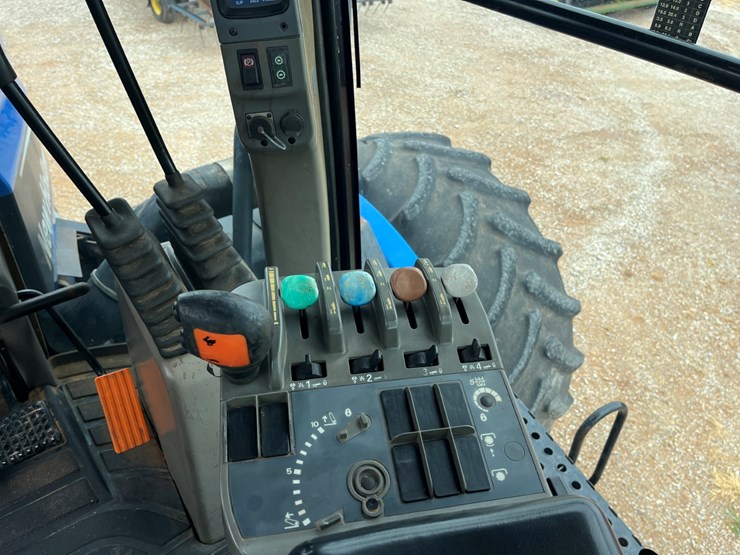 2005-new-holland-tj375-image-25