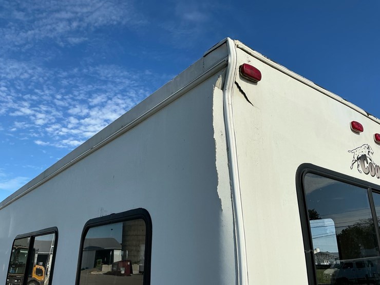 #2252-•-coachmen-futura-2000-travel-trailer*-image-20
