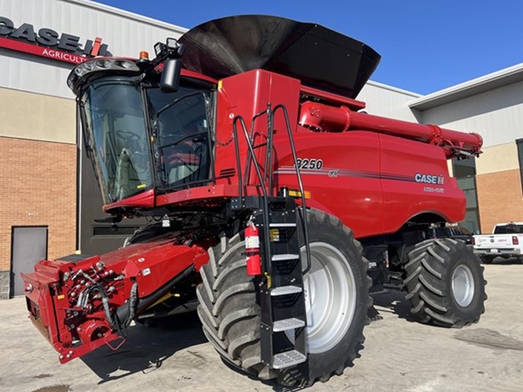 2022-case-ih-8250-image-2