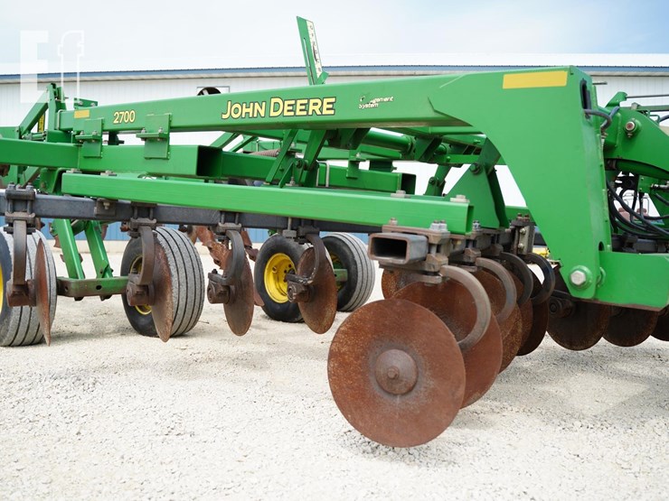 2005-john-deere-2700-image-13