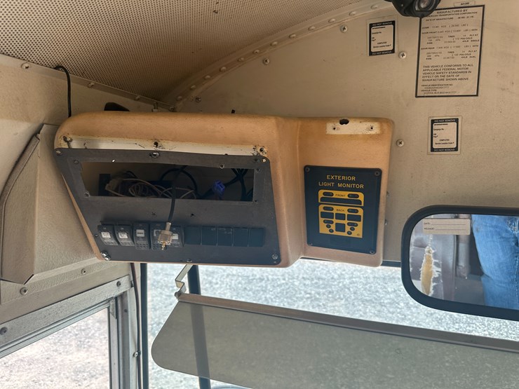 #18-•-#23871-•-2002-international-genesis-school-bus-vin:-1hvbgaan62a917777-image-76