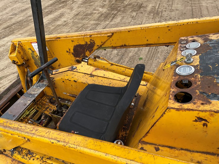 2007-deere-24a-image-14