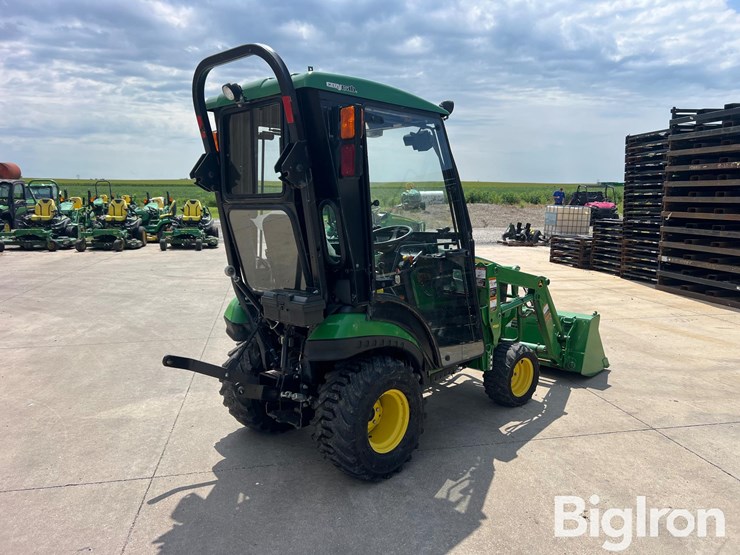 2015-john-deere-1025r-image-5