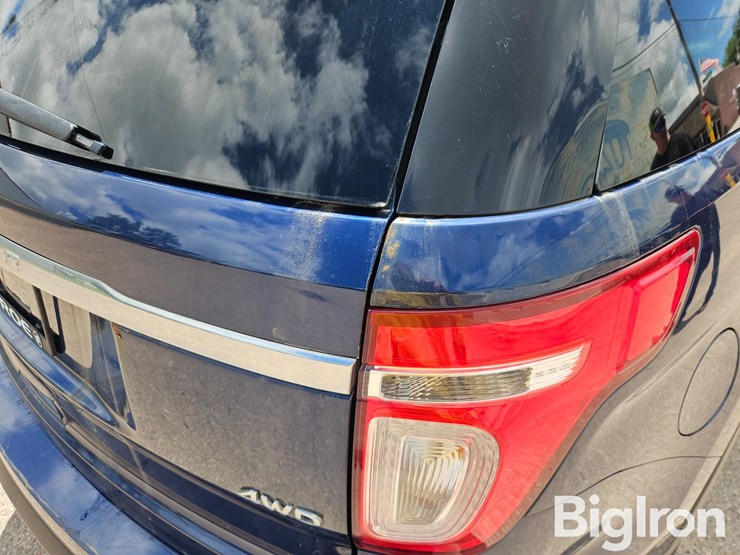2012-ford-explorer-xlt-image-16