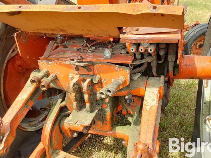 1970-allis-chalmers-180-image-13