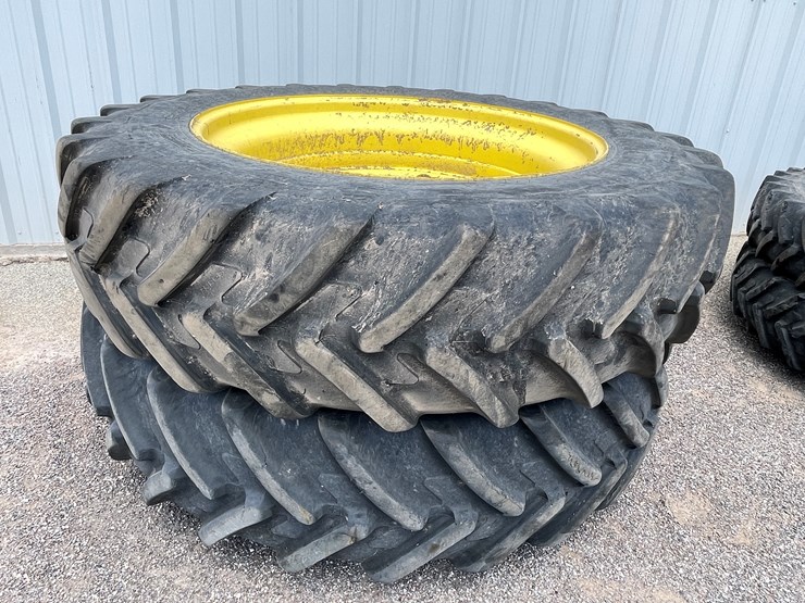 deere-tires-image-1