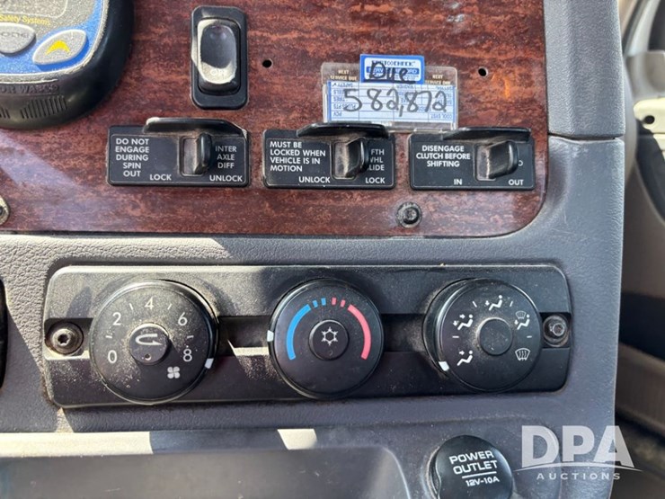2013-freightliner-truck-(dr11874-unit-771)-image-69