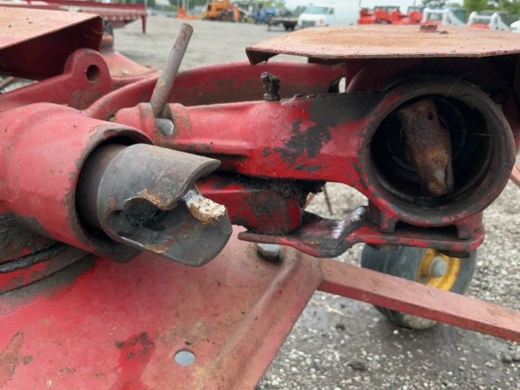 new-holland-162-image-11