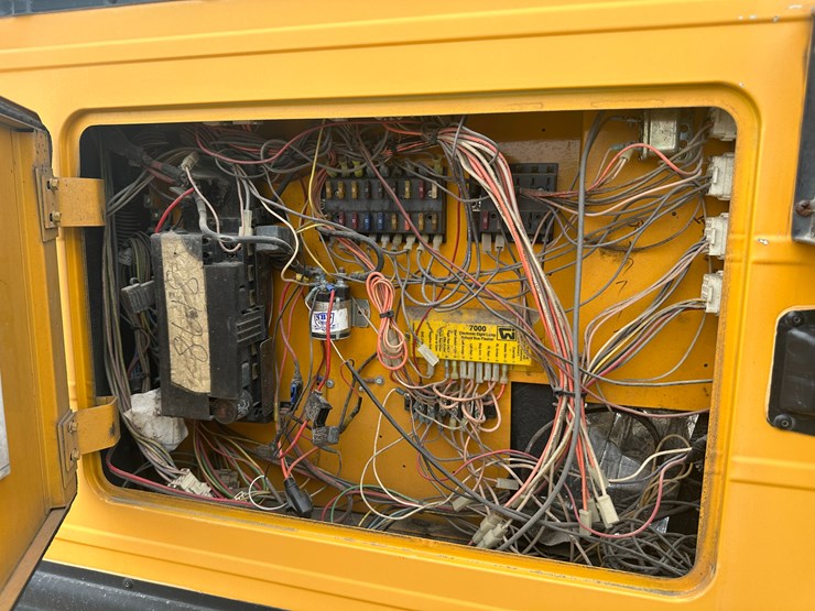 #18-•-#23871-•-2002-international-genesis-school-bus-vin:-1hvbgaan62a917777-image-26