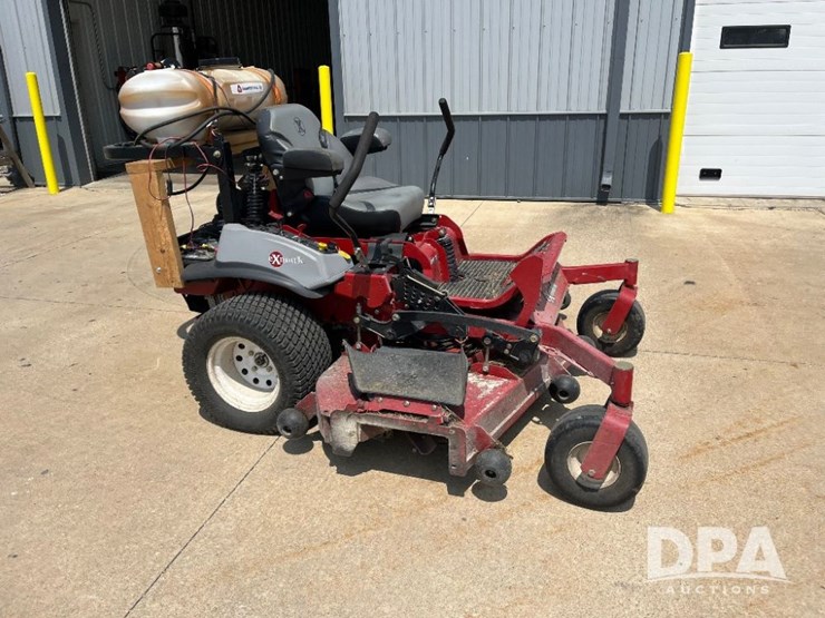exmark-zero-turn-lawn-mower-(jn2625)-image-4