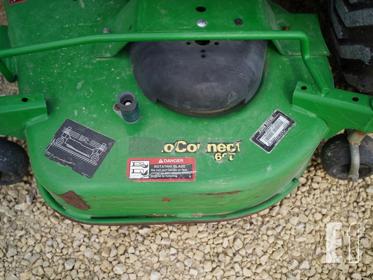 2019-john-deere-1025r-image-12