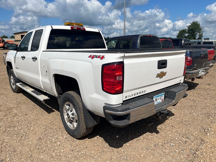 2015-chevrolet-silverado-2500-image-13