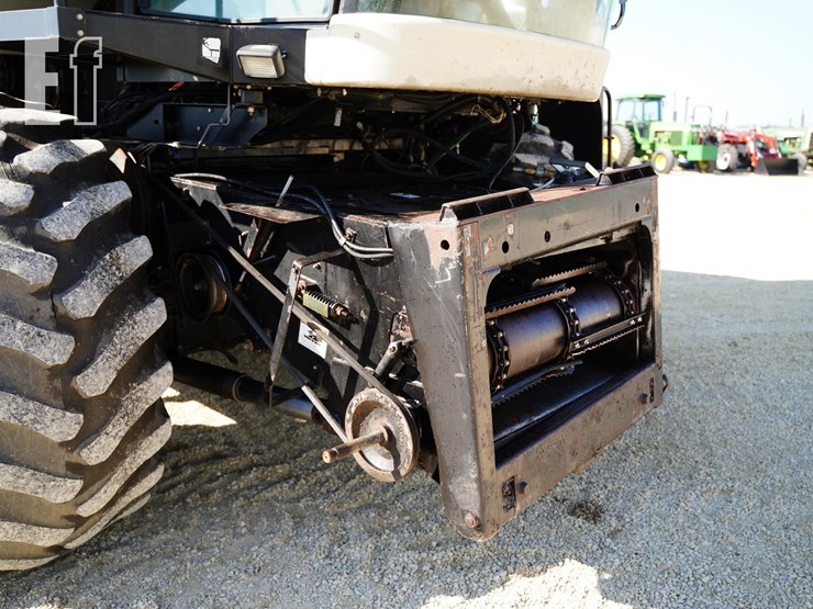 2004-gleaner-r65-image-16