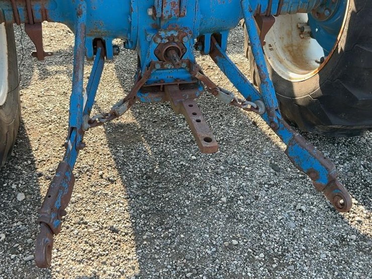 ford-4000-image-22