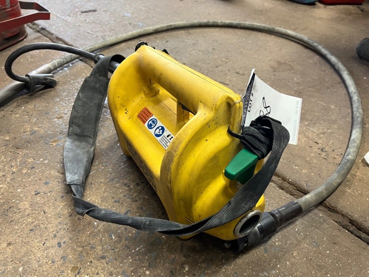 wacker-neuson-electric-handheld-concrete-vibrator-image-2