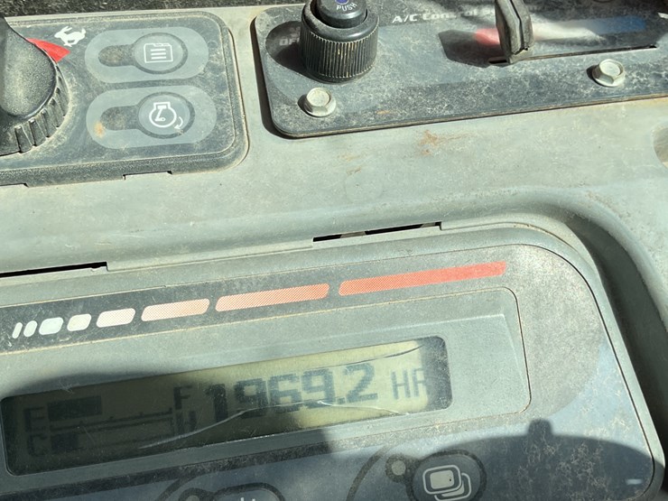 2015-kubota-kx91-2-image-8