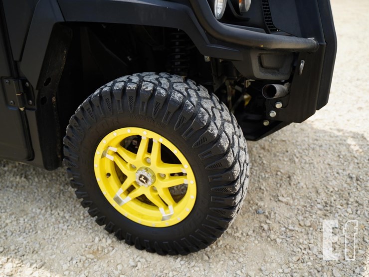 2023-john-deere-gator-xuv-835r-image-16