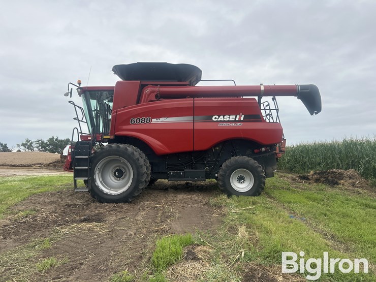 2009-case-ih-6088-image-8