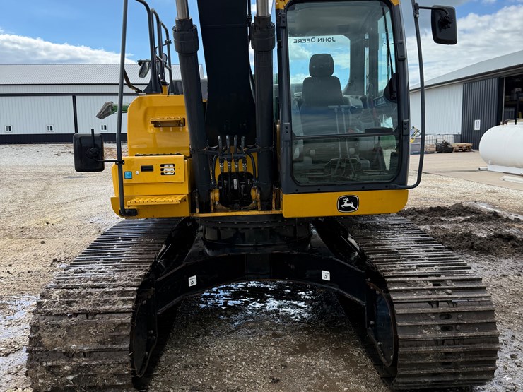 2023-deere-200g-image-4