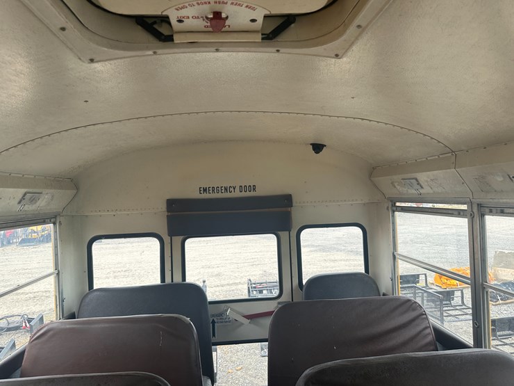 #18-•-#23871-•-2002-international-genesis-school-bus-vin:-1hvbgaan62a917777-image-60