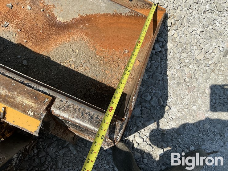 deere-318g-image-13