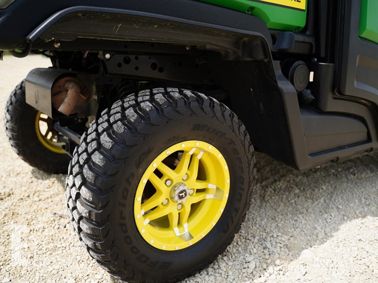 2023-john-deere-gator-xuv-835r-image-19