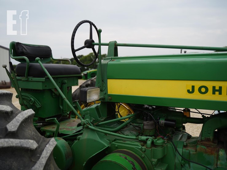 john-deere-720-image-19