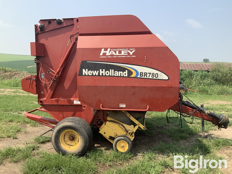 2006-new-holland-br780a-image-4
