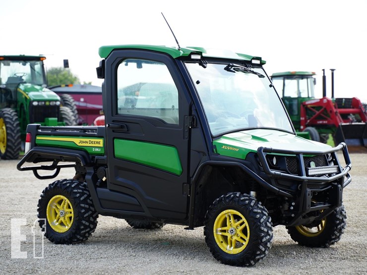 2021-john-deere-gator-xuv-835r-image-3