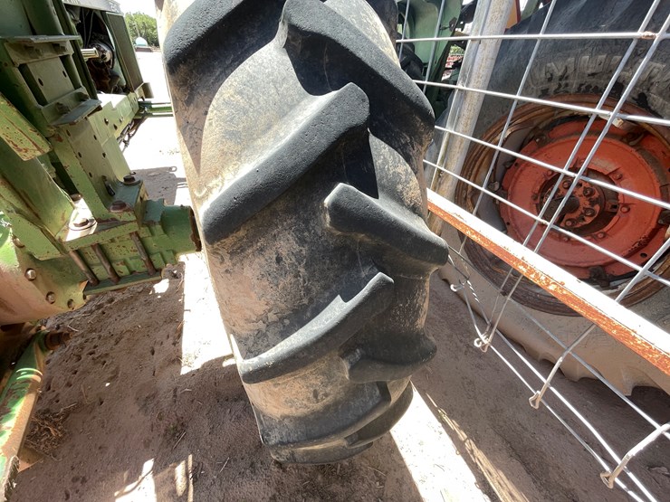 john-deere-2940-image-19