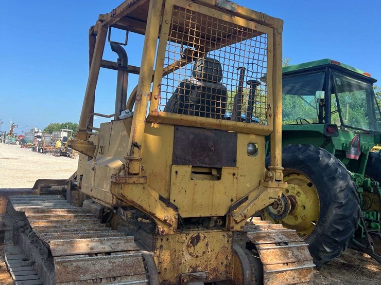 komatsu-d31p-17-image-3