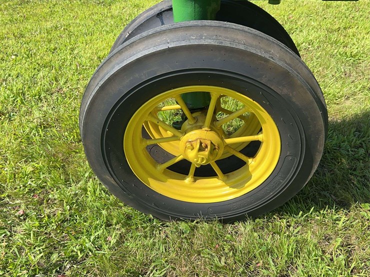 john-deere-model-b-image-21