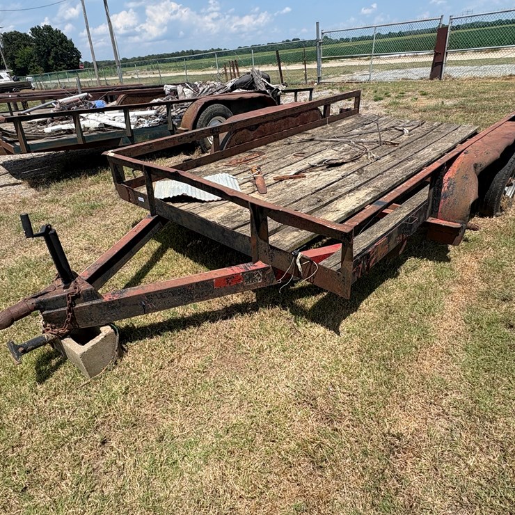 #70 • #26104 • 12' T/A Utility Trailer