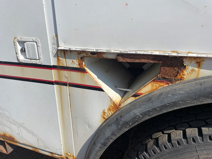 2008-ford-f750-image-12
